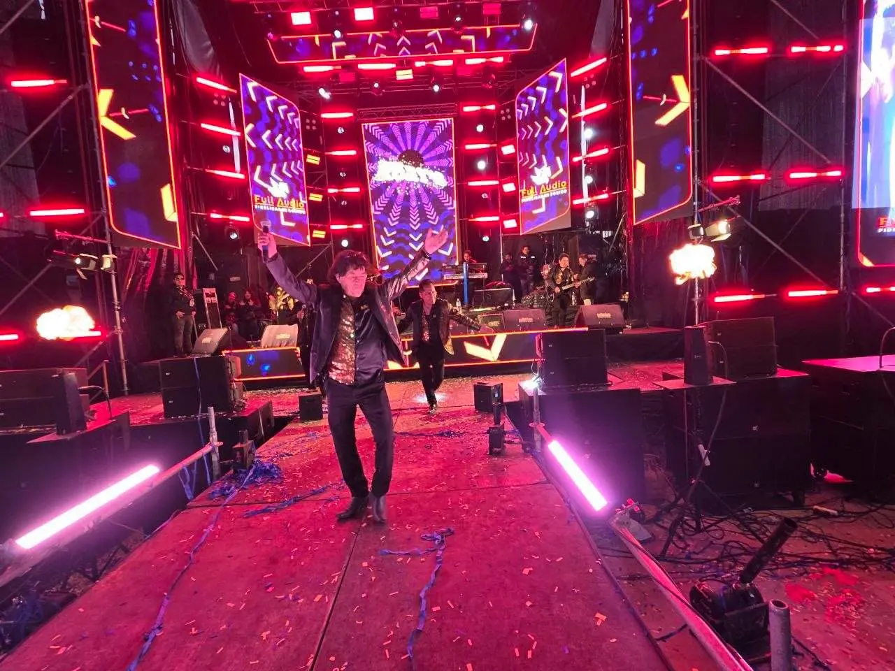 Siempre Korys durante una presentación en escenario